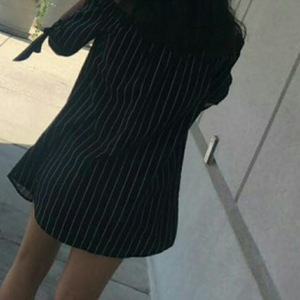 Off The Shoulders Dress - Picture 2 of 3